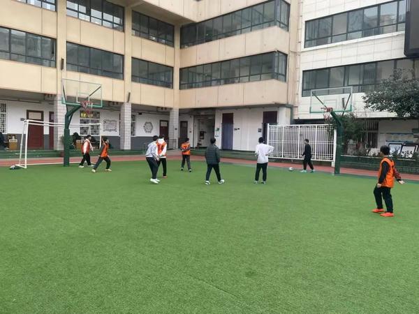 1活力满满,精彩绽放 (1) 1活力满满,精彩绽放 (1)